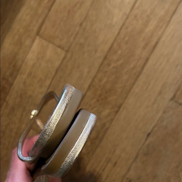 Kate Spade Metallic Gold Sandals Flip Flops size 7 - Picture 7 of 9